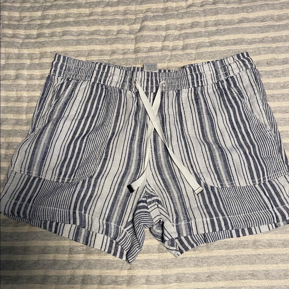 Linen shorts medium